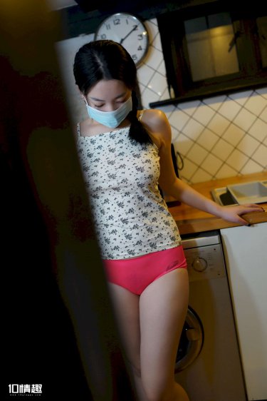 打烊后仅剩两人沙发